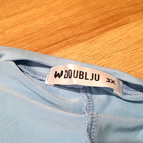 Sky Blue Side-Ruched V-Neck Dolman Top 3X - Picture 7 of 9